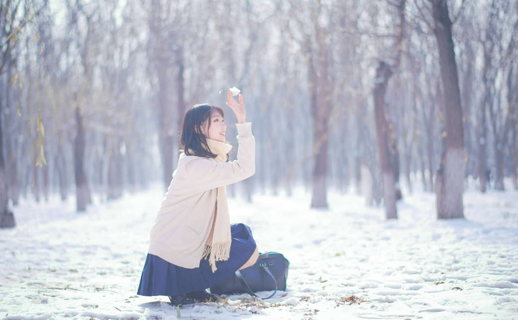 周叽是可爱兔兔的雪景幻想：JK制服在冬日的浪漫，感受雪花与青春的交融